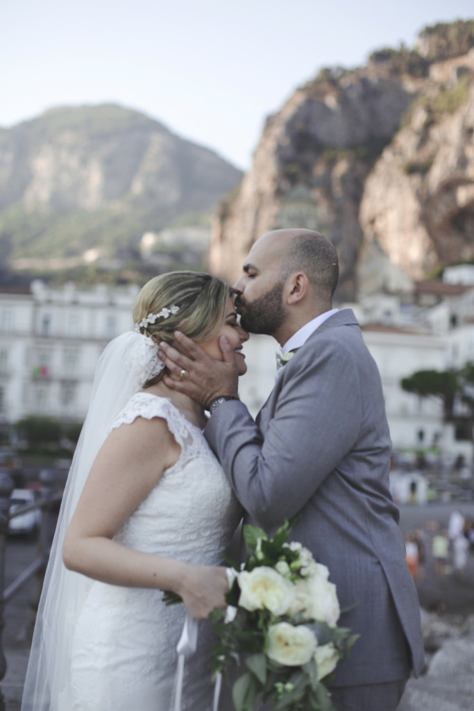 Destination wedding photographer Amalfi